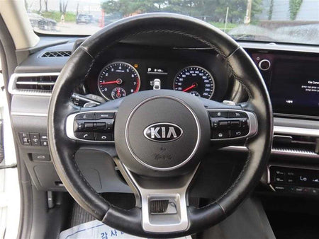 Kia K5 — photo 09
