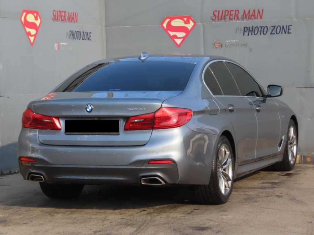 BMW 5-Series — photo 04