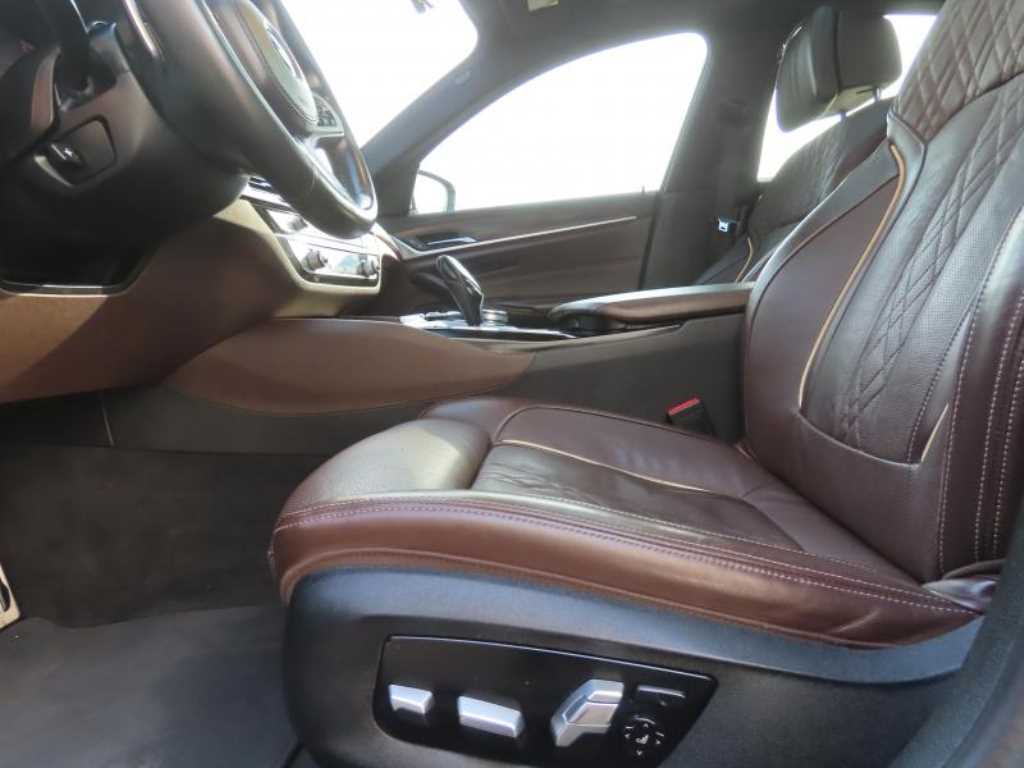 BMW 5-Series — photo 16