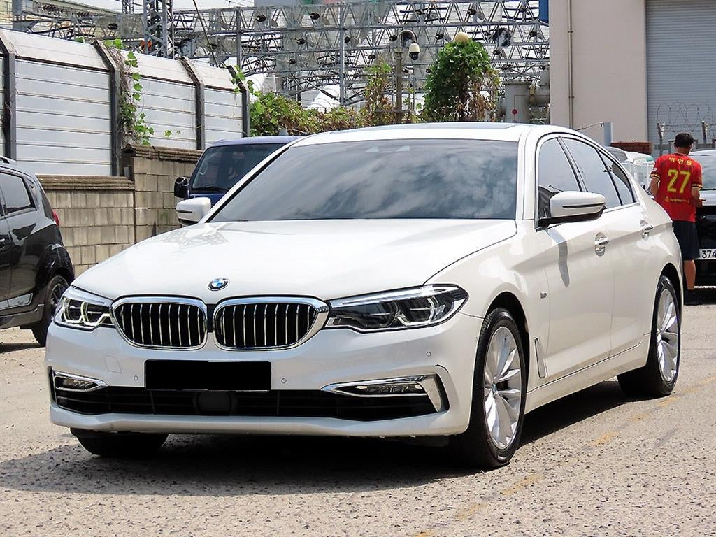BMW 5-Series — photo 02