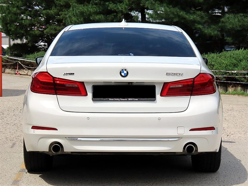 BMW 5-Series — photo 04