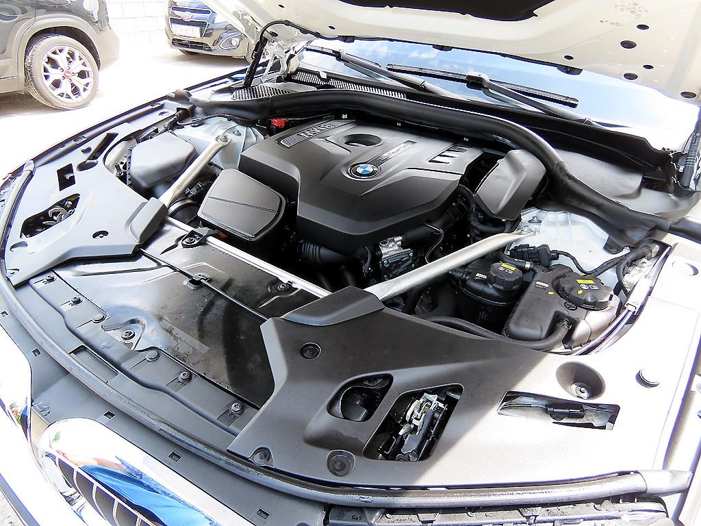 BMW 5-Series — photo 19