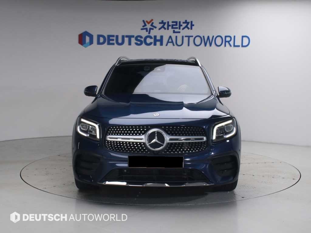 Mercedes-Benz GLB-Class — photo 03