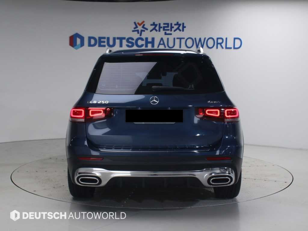 Mercedes-Benz GLB-Class — photo 04