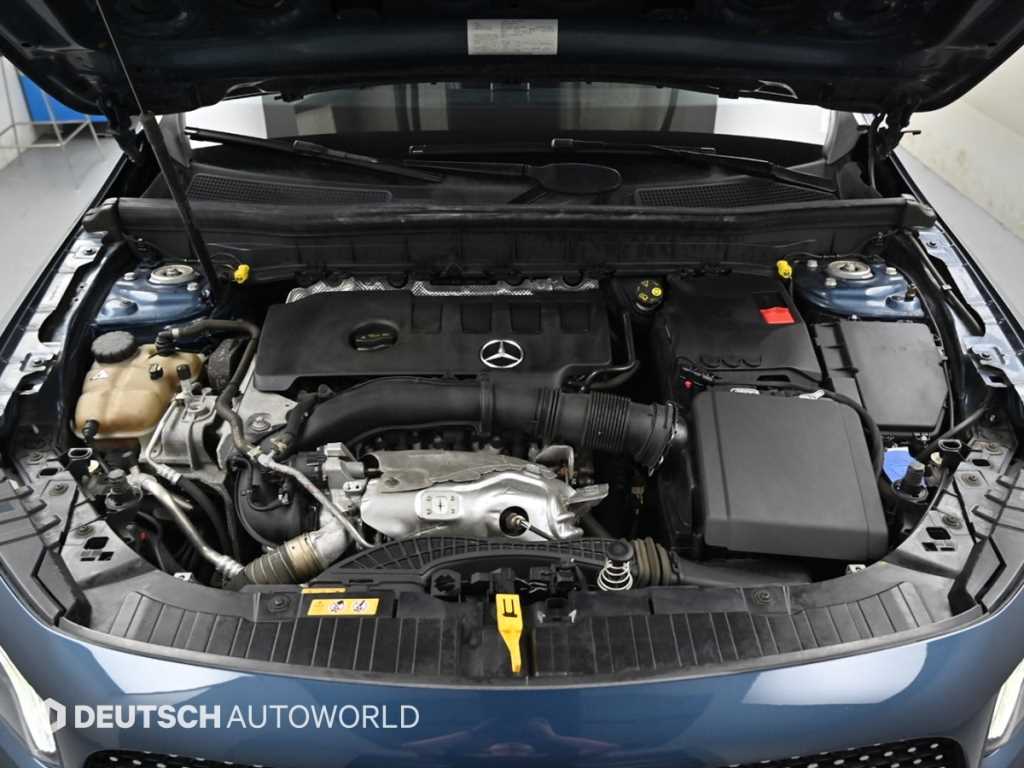 Mercedes-Benz GLB-Class — photo 06