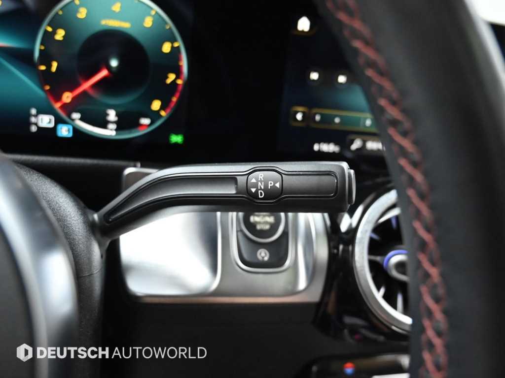 Mercedes-Benz GLB-Class — photo 09