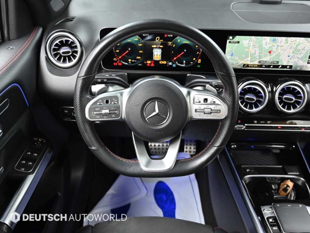 Mercedes-Benz GLB-Class — photo 13