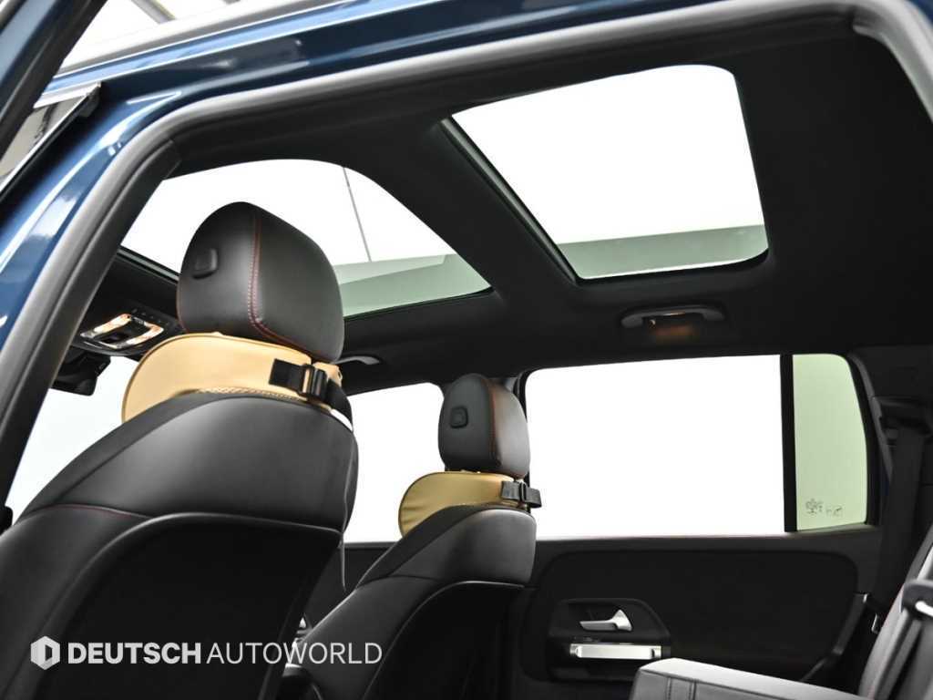 Mercedes-Benz GLB-Class — photo 18