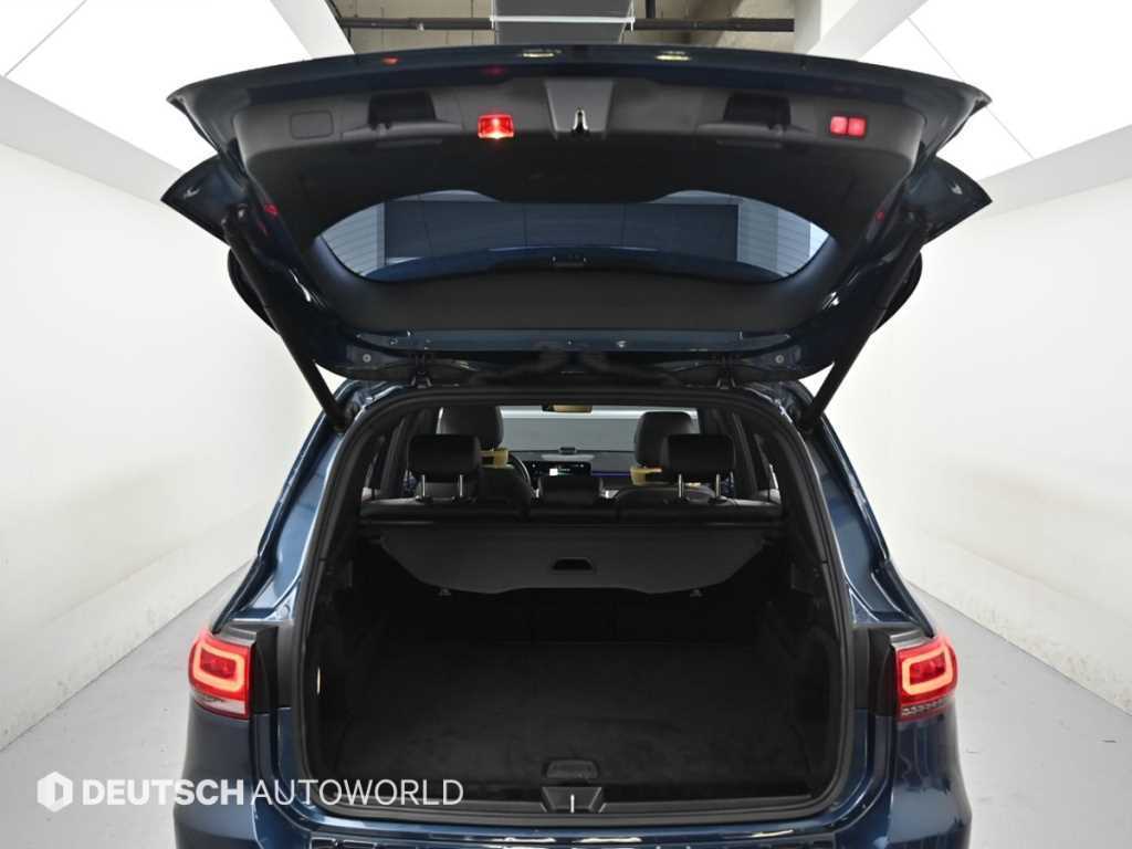 Mercedes-Benz GLB-Class — photo 19