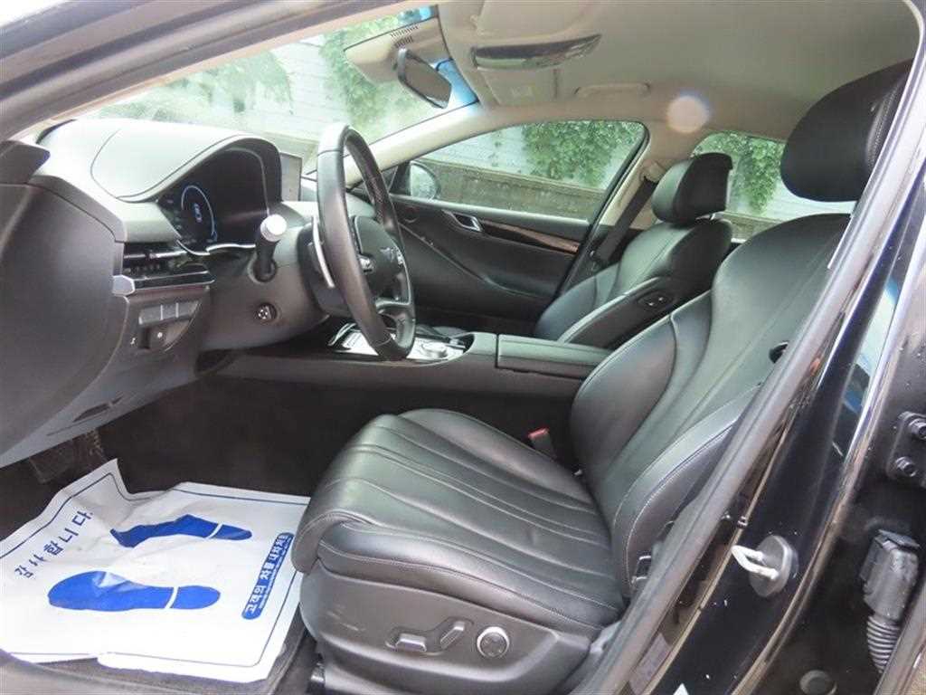 Genesis G80 — photo 05