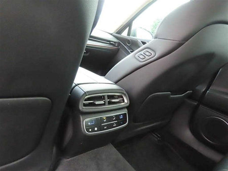 Genesis G80 — photo 08