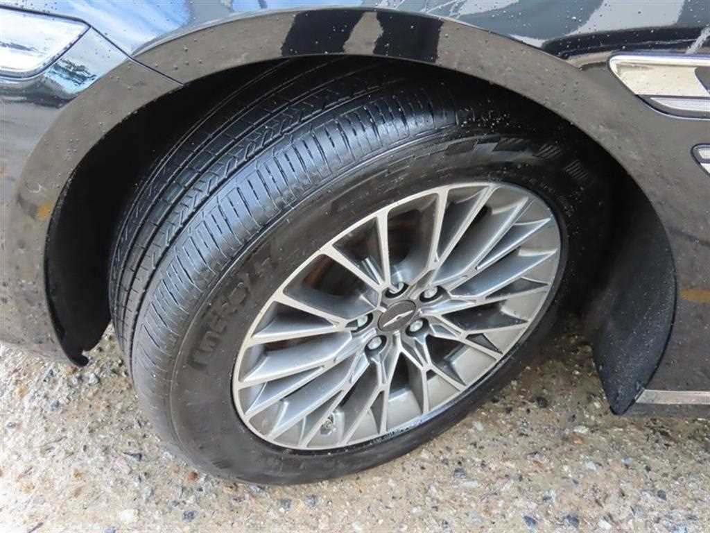 Genesis G80 — photo 18