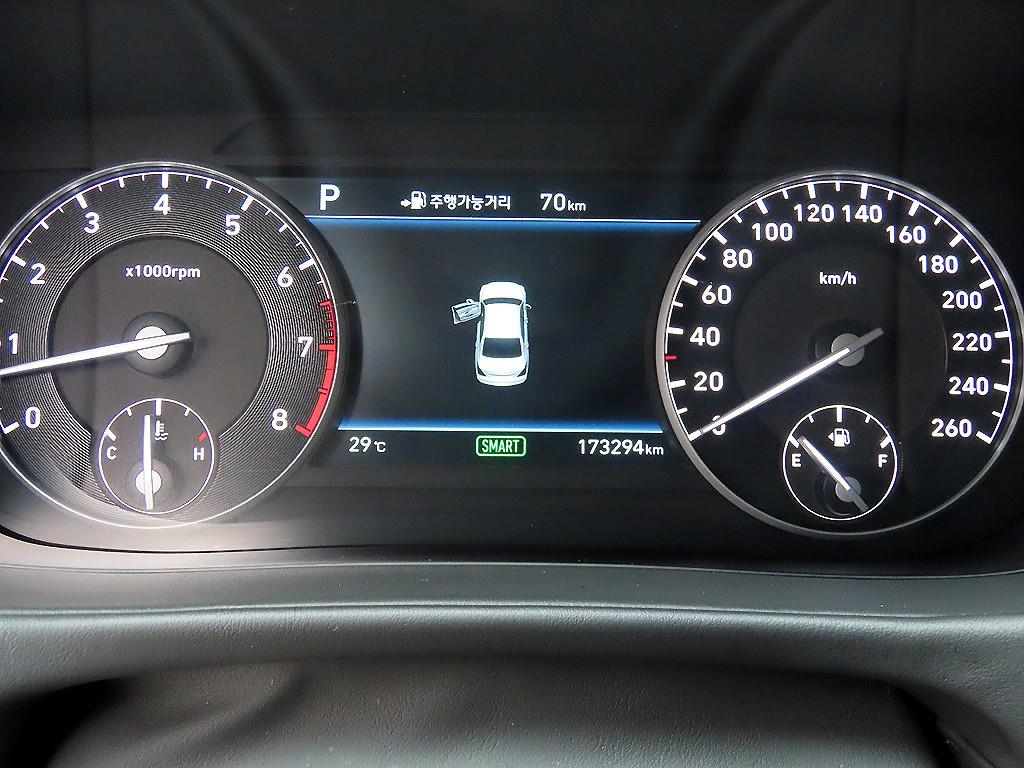 Genesis EQ900 — photo 09