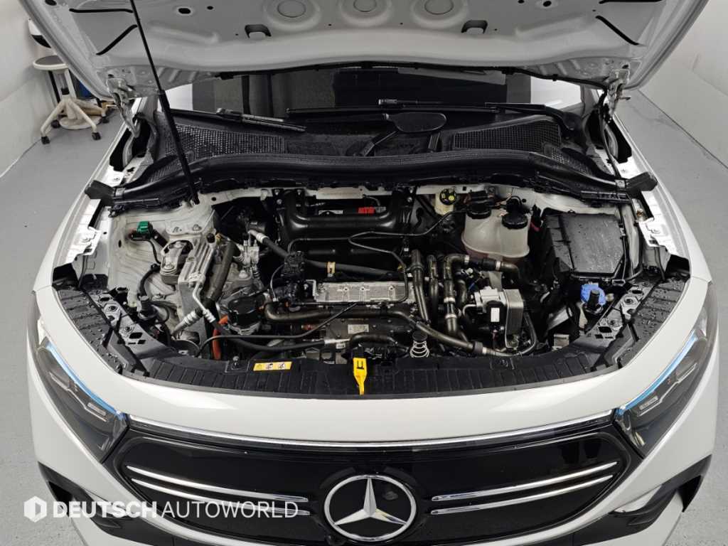 Mercedes-Benz EQA — photo 06