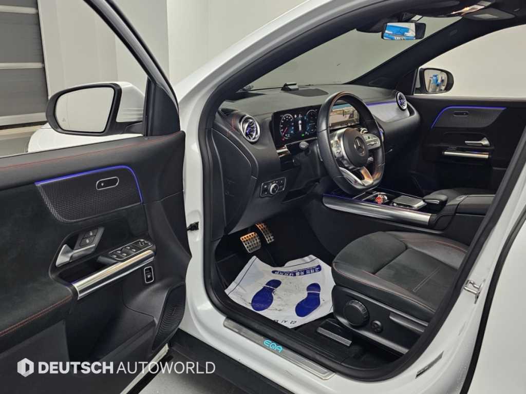 Mercedes-Benz EQA — photo 11