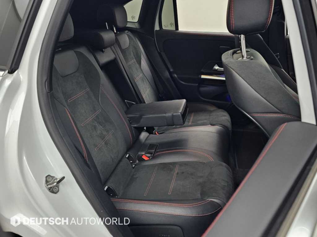 Mercedes-Benz EQA — photo 12
