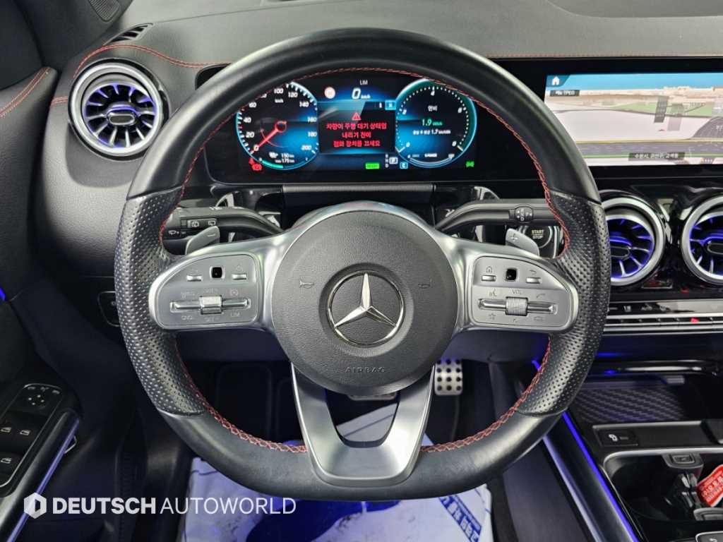 Mercedes-Benz EQA — photo 13