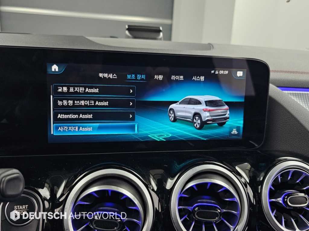 Mercedes-Benz EQA — photo 16