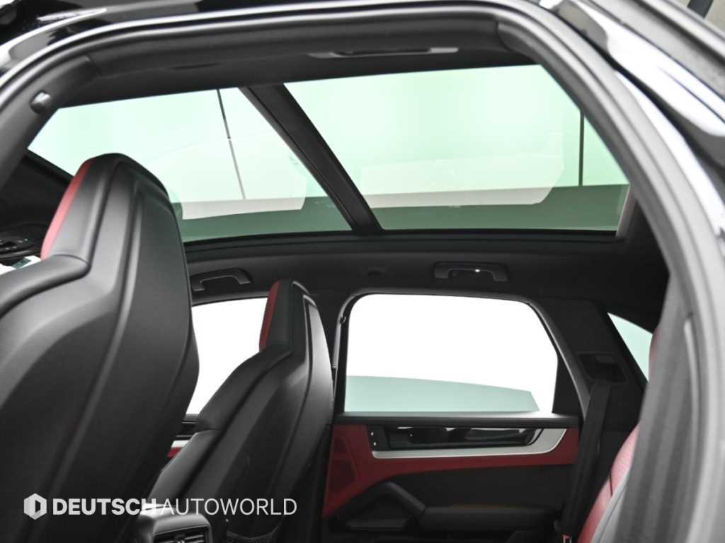 Porsche Cayenne — photo 18