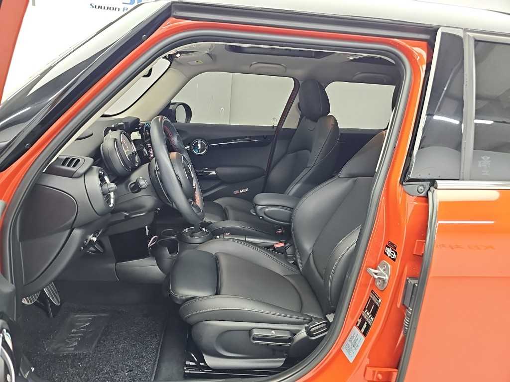 Mini Cooper — photo 11