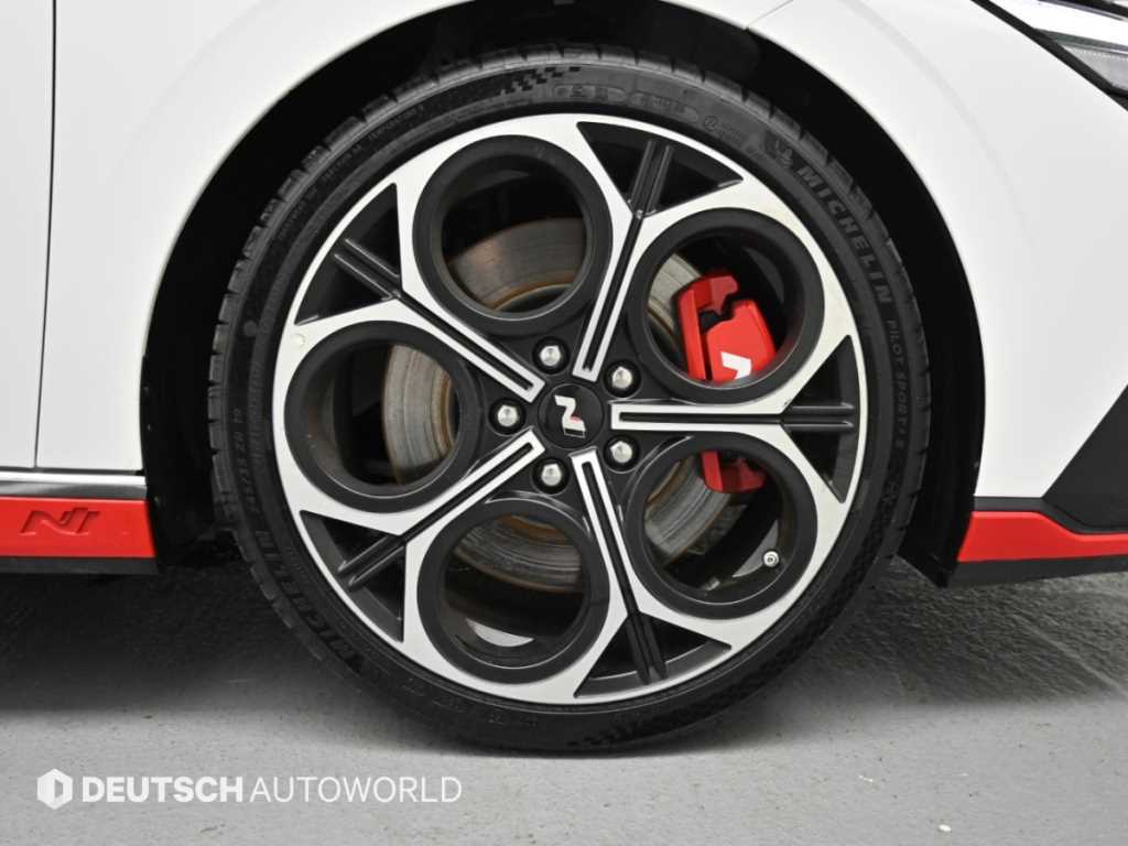 Hyundai Avante — photo 05