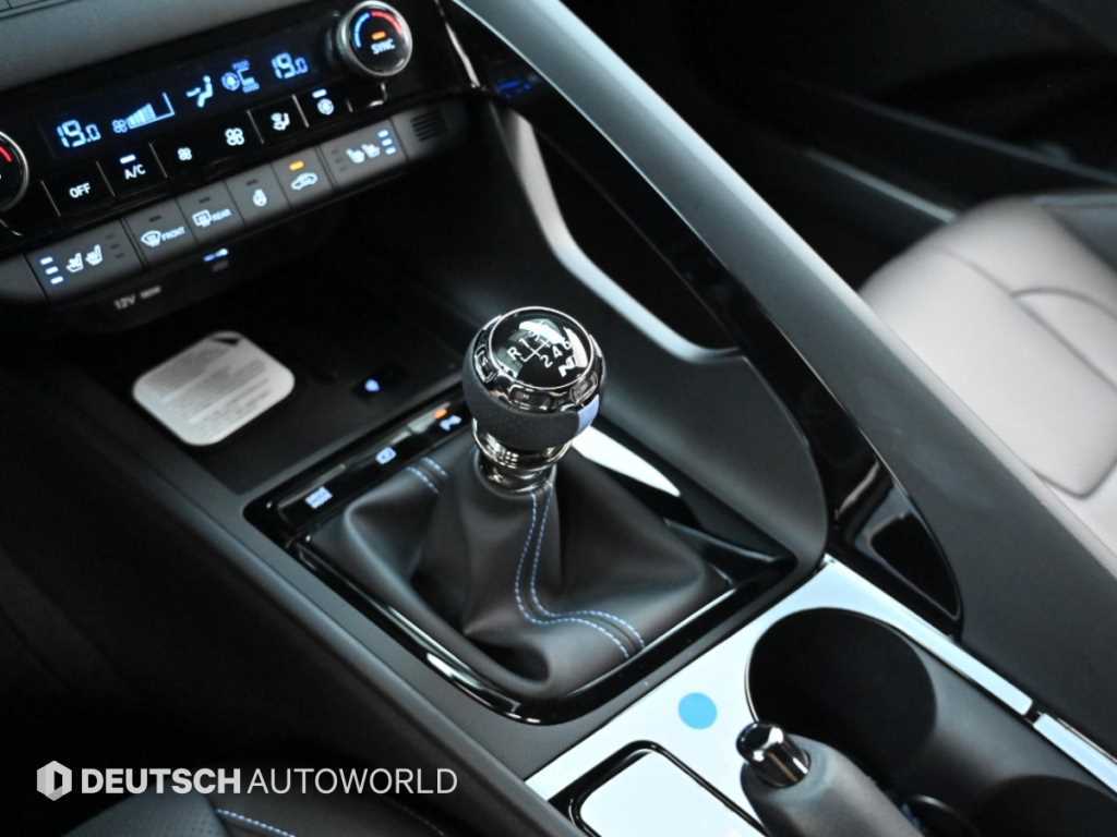 Hyundai Avante — photo 09