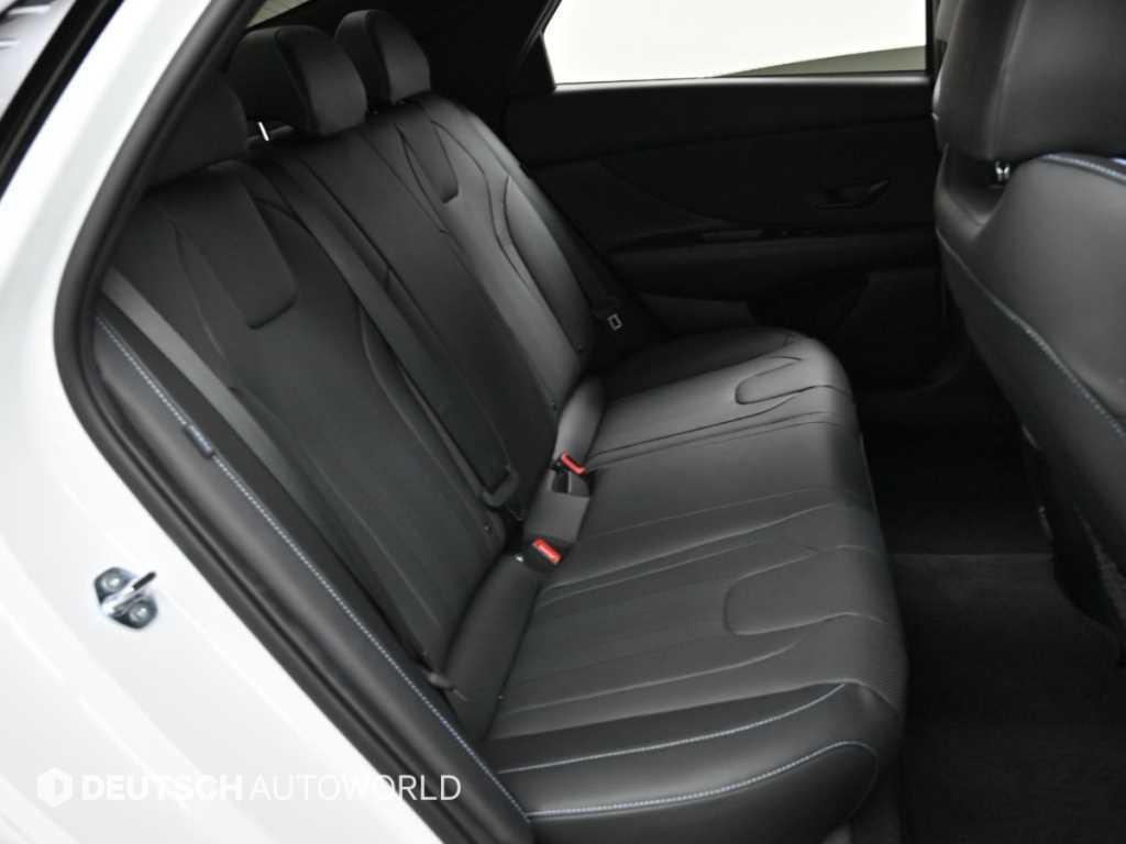 Hyundai Avante — photo 12