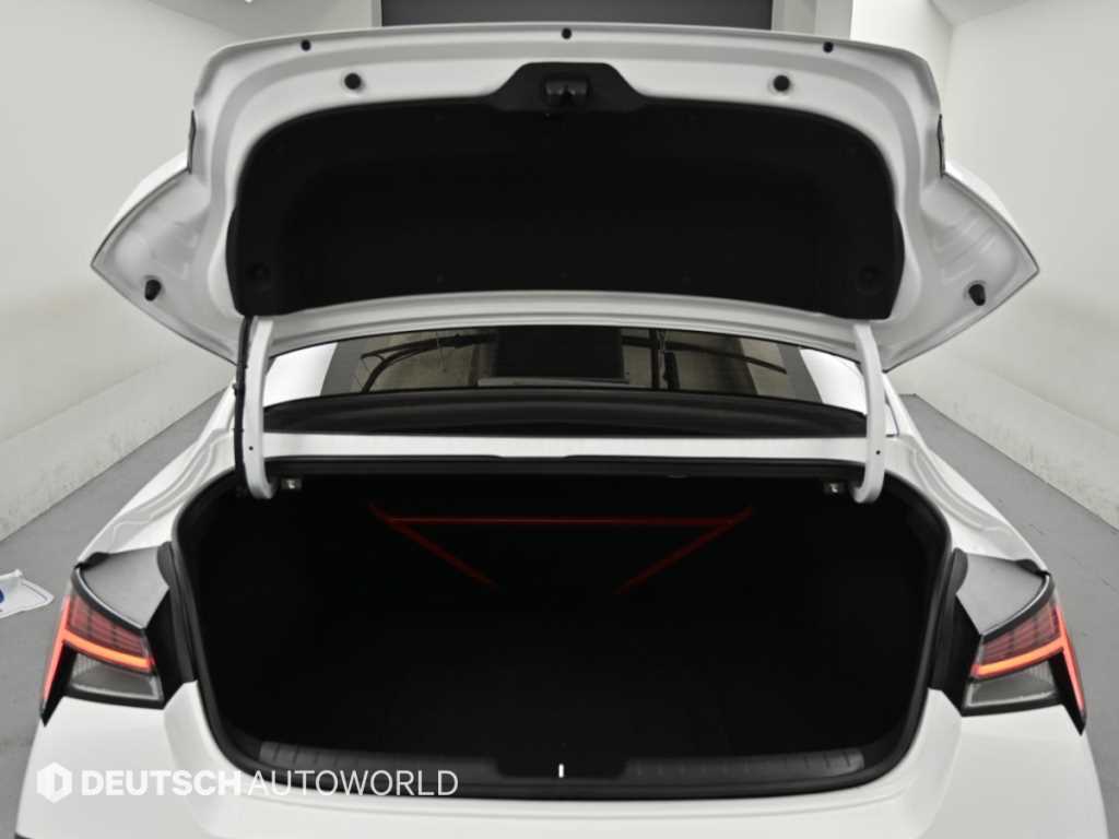 Hyundai Avante — photo 19