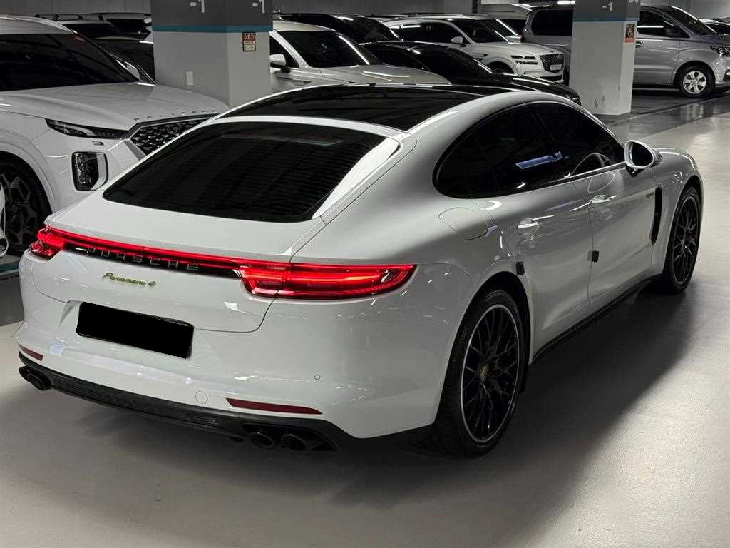 Porsche Panamera — photo 05