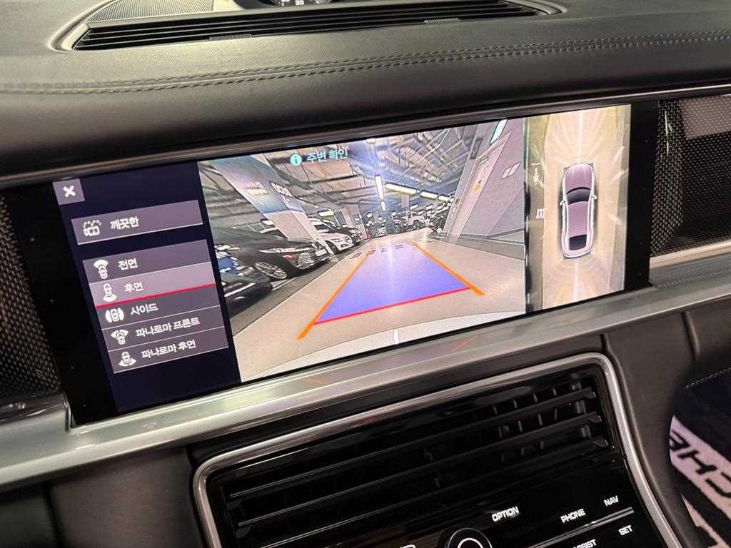 Porsche Panamera — photo 14