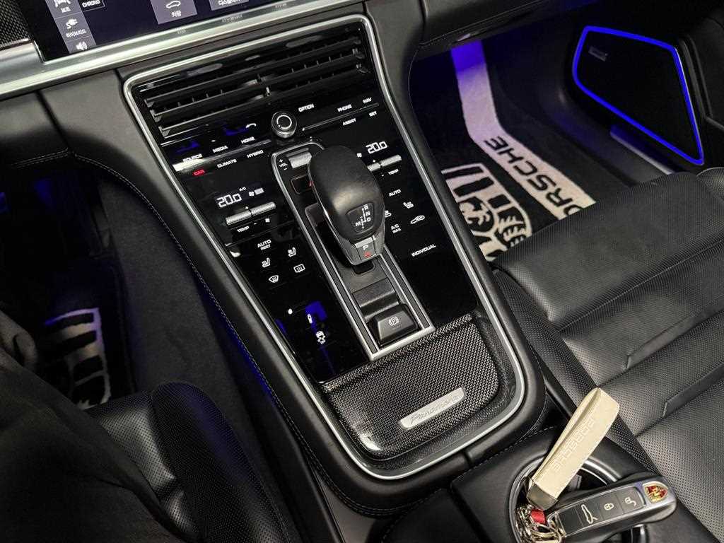 Porsche Panamera — photo 15