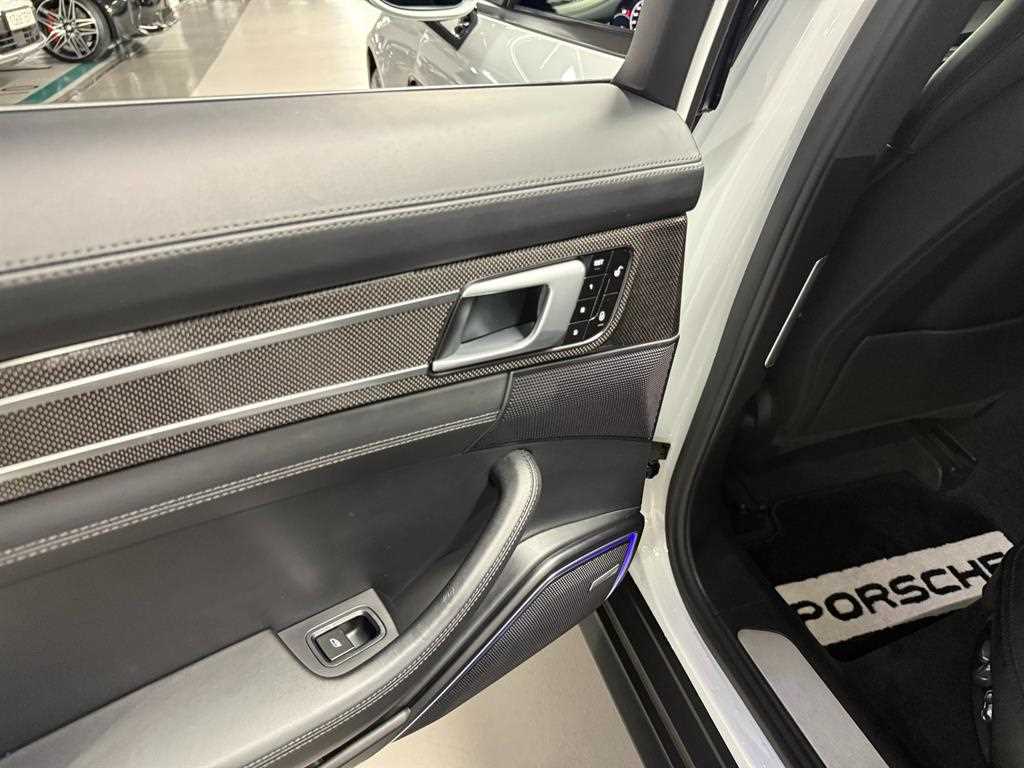 Porsche Panamera — photo 18
