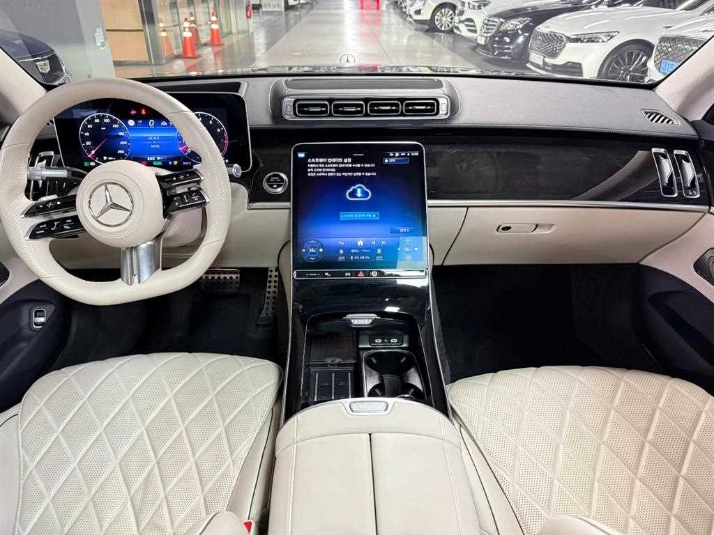 Mercedes-Benz S-Class — photo 01