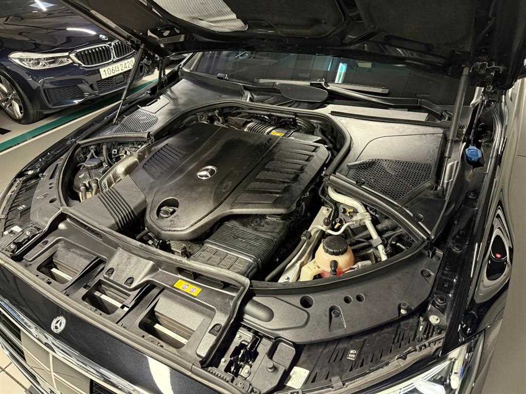 Mercedes-Benz S-Class — photo 07