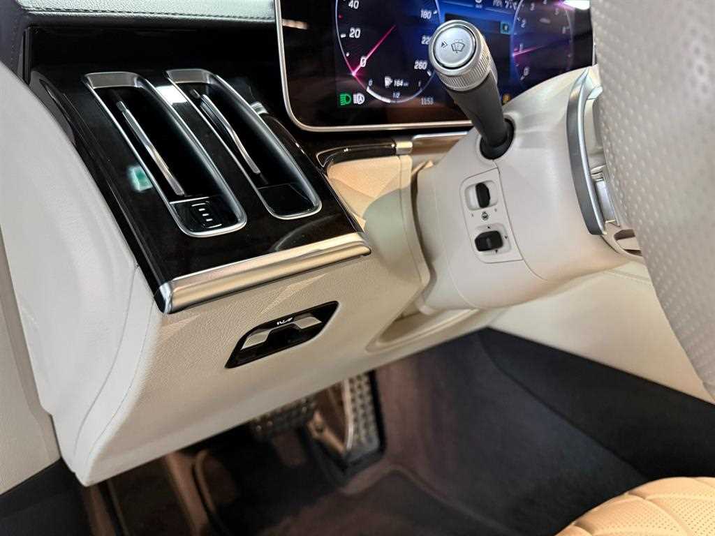 Mercedes-Benz S-Class — photo 13