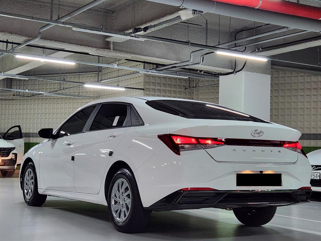 Hyundai Avante — photo 03