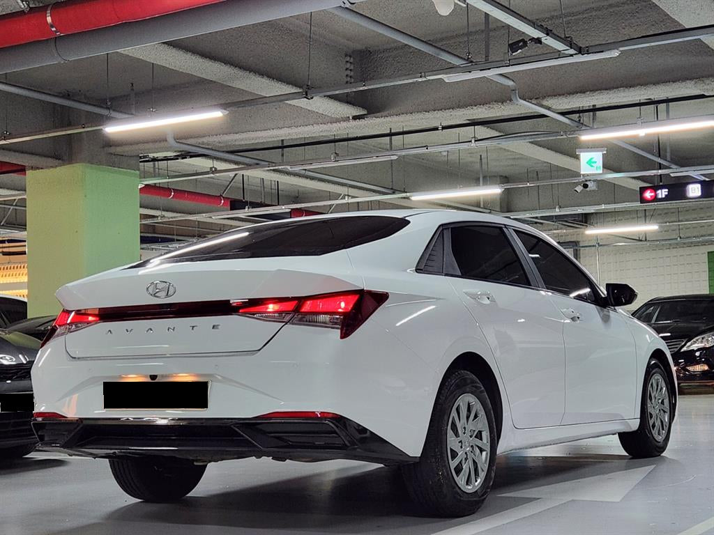 Hyundai Avante — photo 04