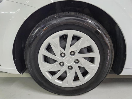 Hyundai Avante — photo 17