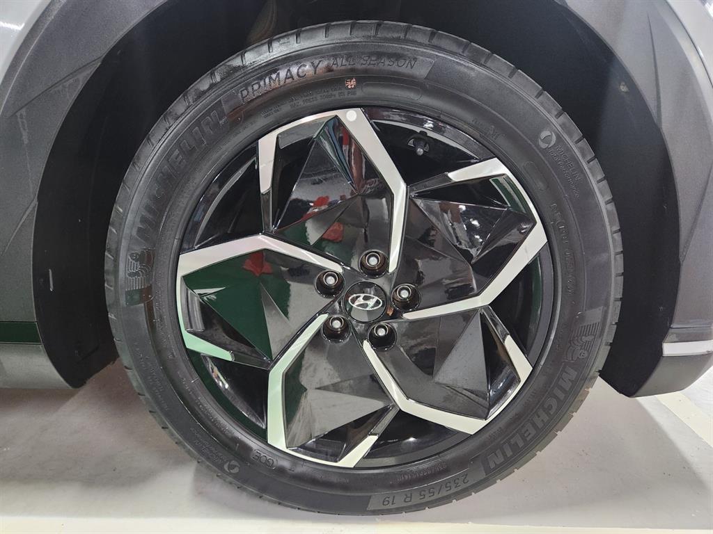 Hyundai Ioniq5 — photo 19