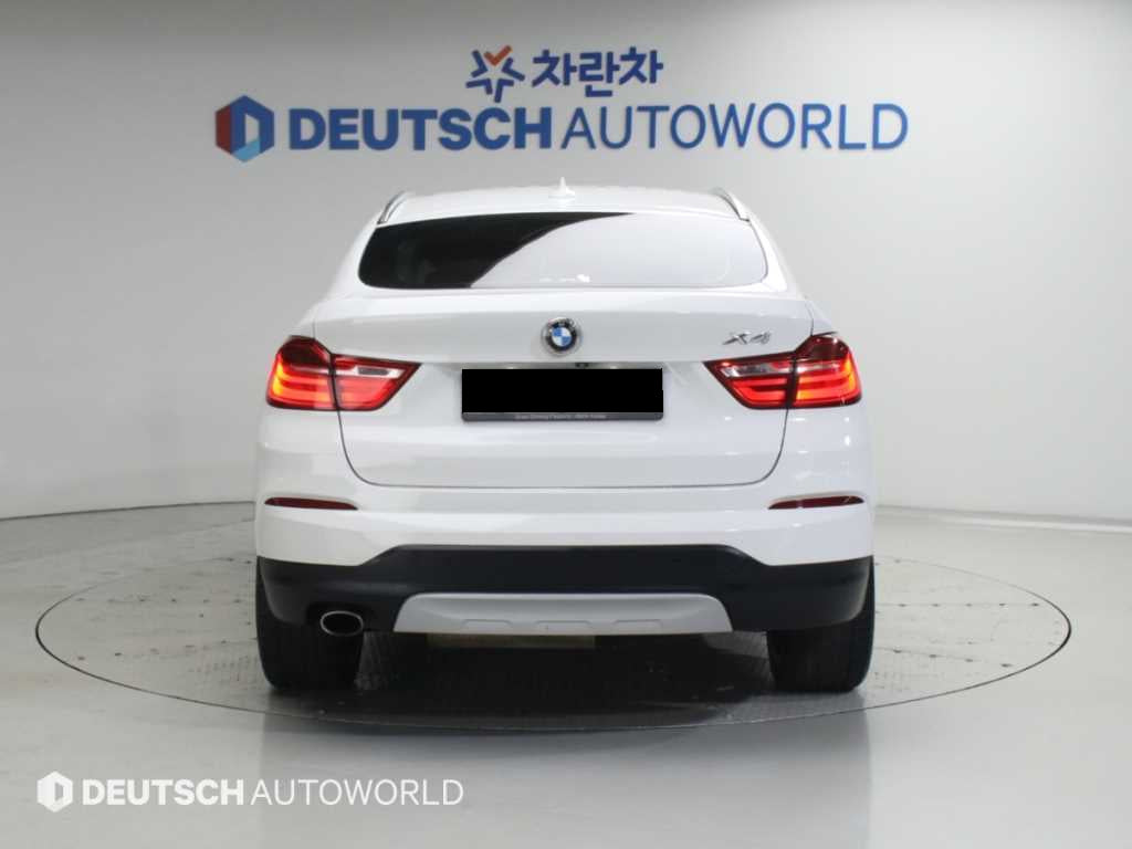 BMW X4 — photo 04