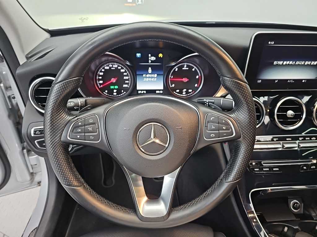 Mercedes-Benz C-Class — photo 09