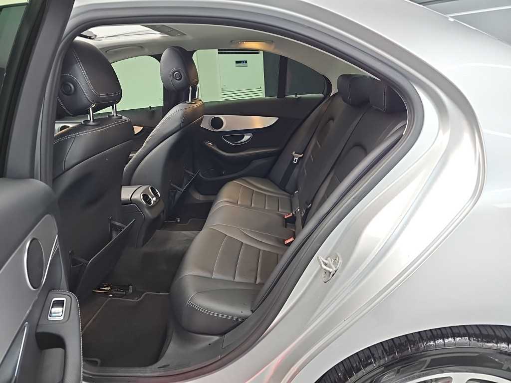 Mercedes-Benz C-Class — photo 12