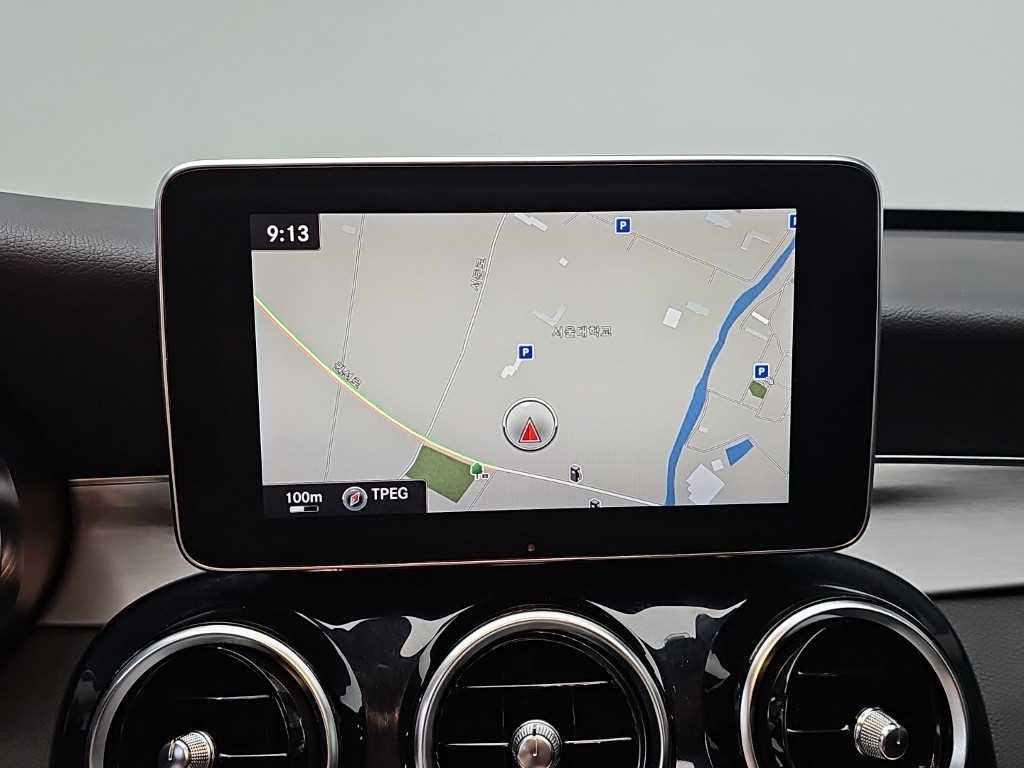 Mercedes-Benz C-Class — photo 14