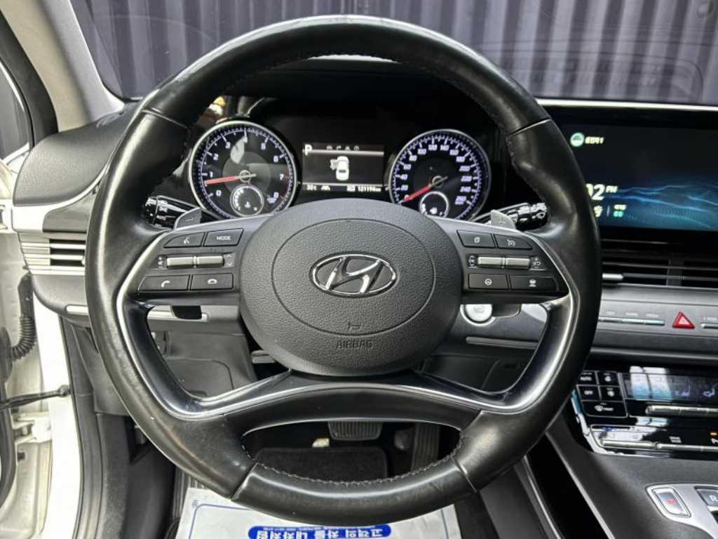Hyundai Grandeur — photo 07
