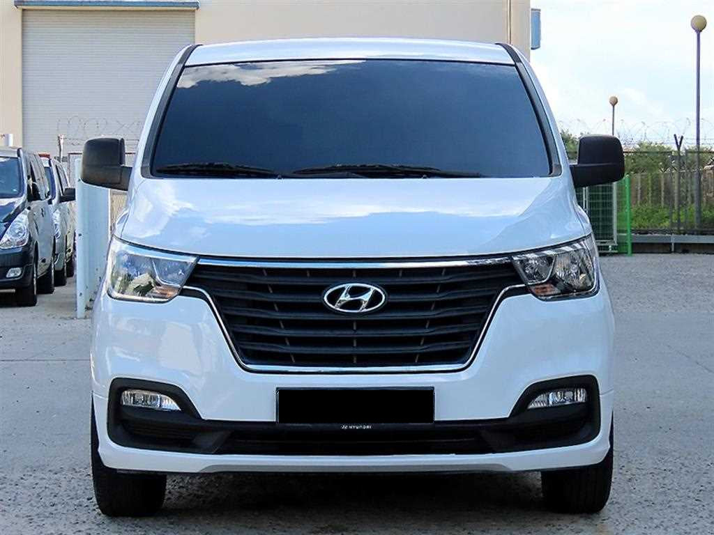 Hyundai Starex — photo 01