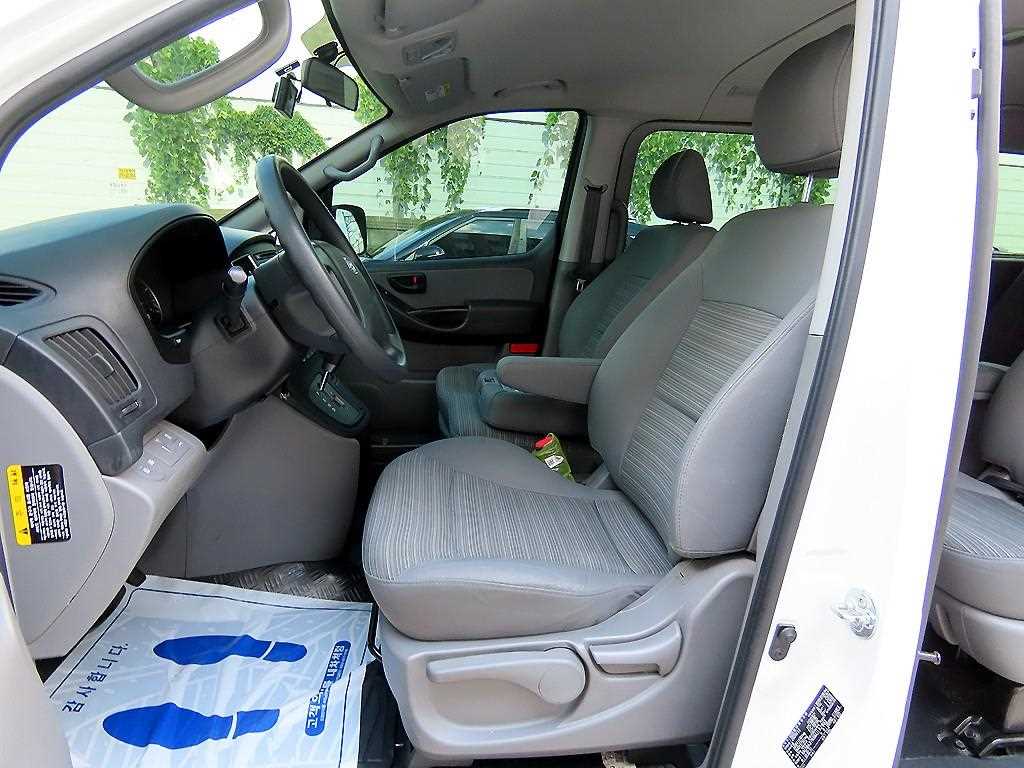 Hyundai Starex — photo 05