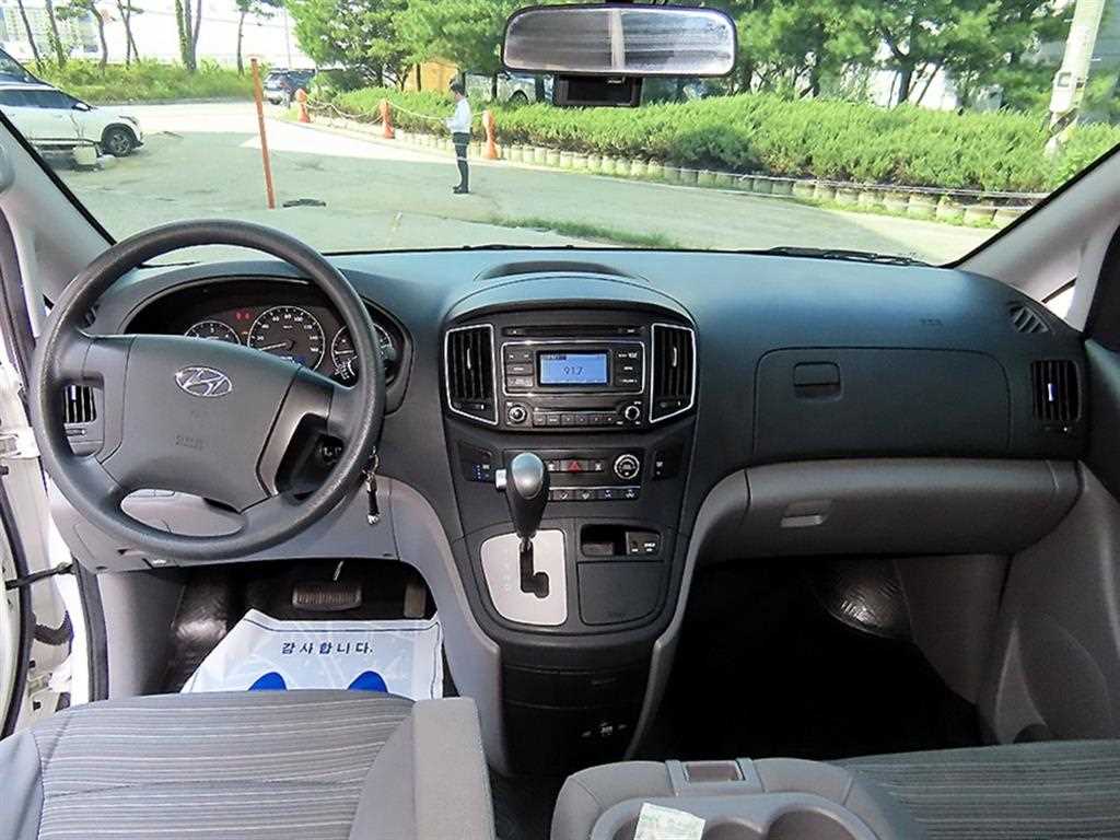 Hyundai Starex — photo 08