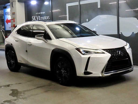 Lexus UX — photo 01