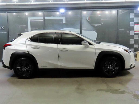Lexus UX — photo 03