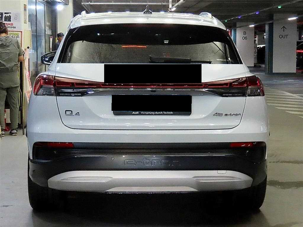 Audi Q4 e-tron — photo 05